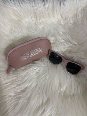 Welcome To New York Sunglasses and Case